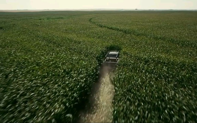 [图]【星际穿越】原片Cornfield Chase（原野追逐）片段