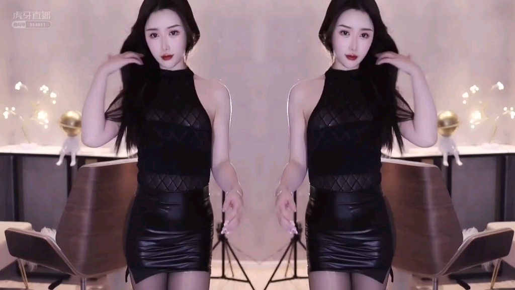 [图]【性感美女主播】魅惑黑丝小皮裙大长腿！虎牙.猫崽崽Charming black silk, small leather skirt and long legs!