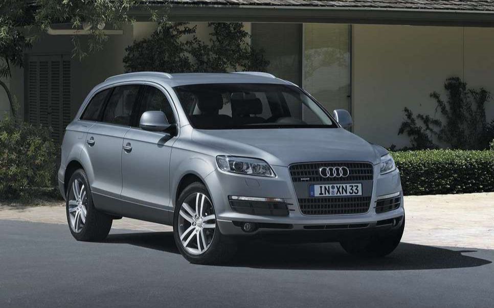 1000牛米v12柴油机外加霸气外表,初代奥迪q7出道即是巅峰