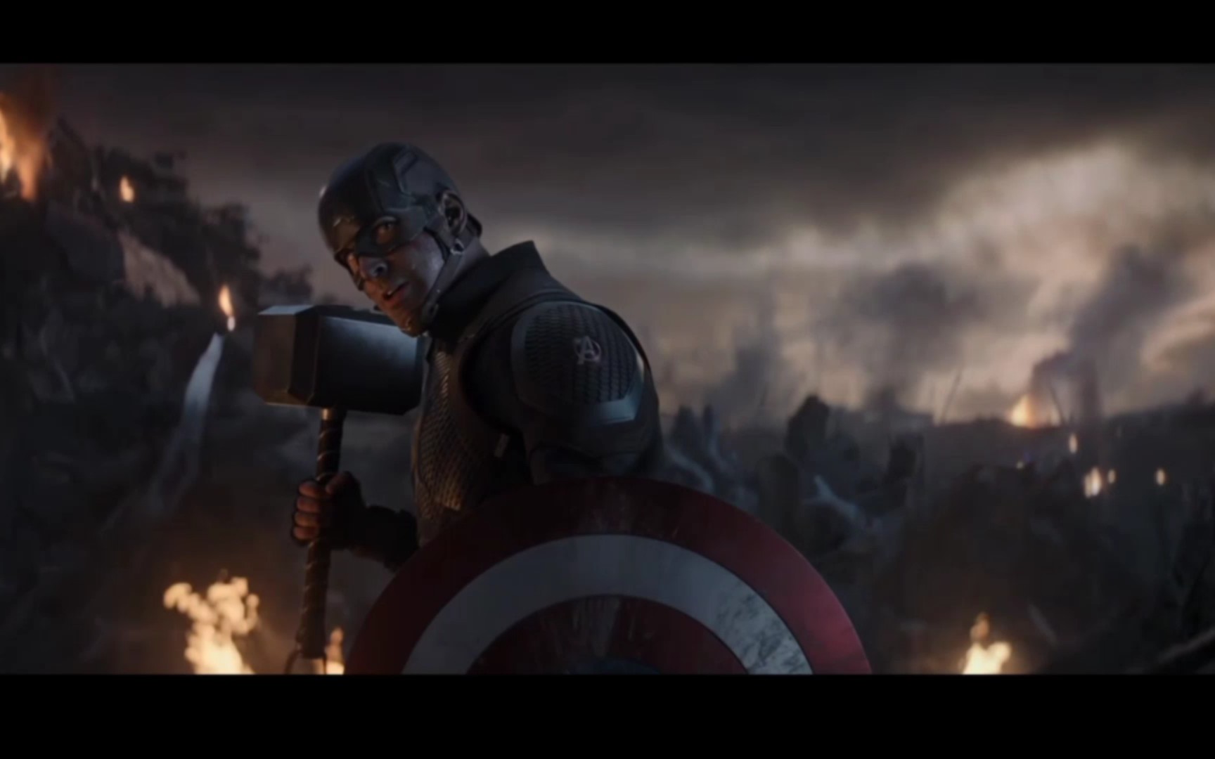 美国队长举起锤子早已有暗示 致敬漫画