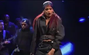 Download Video: 【婊砸还钱】Rihanna - Bitch Better Have My Money (Live SNL) 2015.05.16