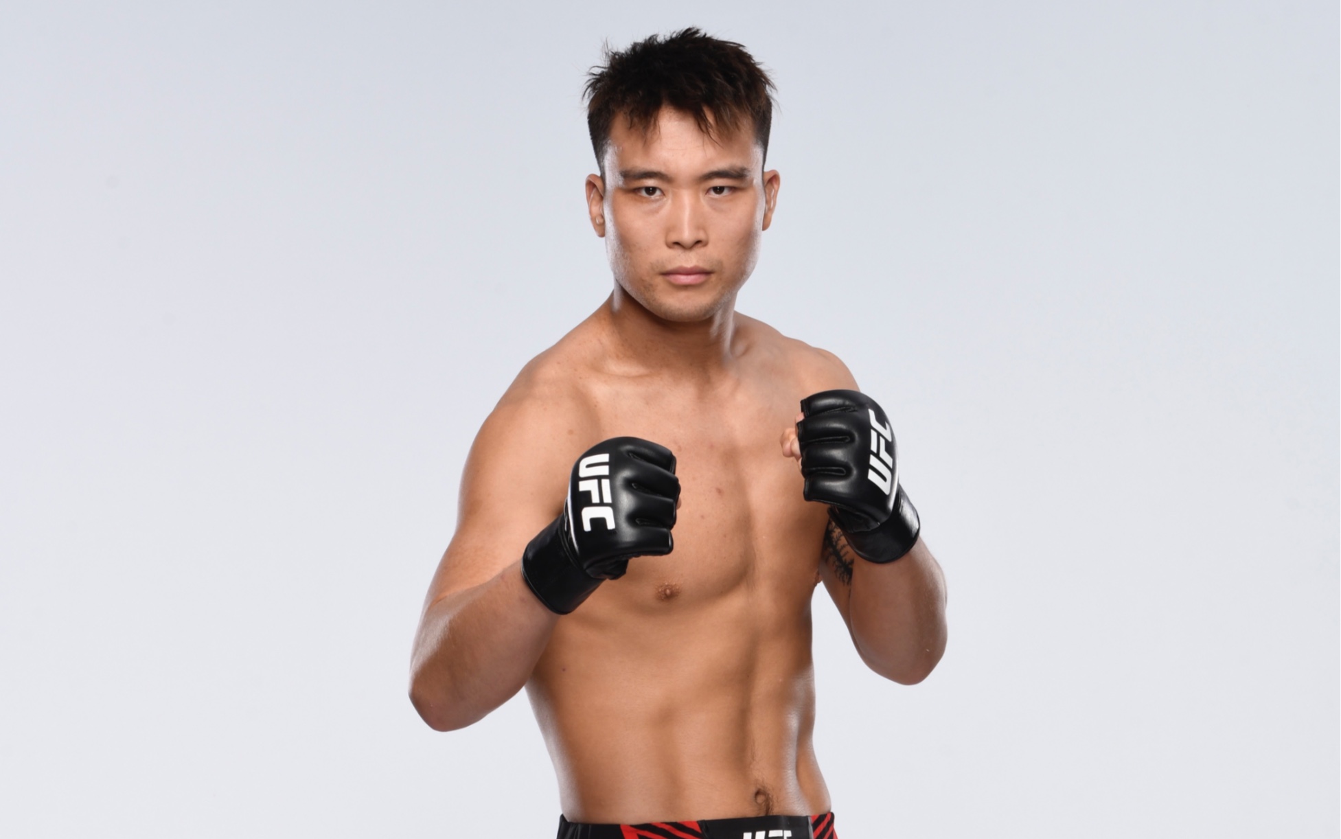 【UFC264】胡耀宗和阿麦多夫斯基拍摄赛前定妆照哔哩哔哩bilibili