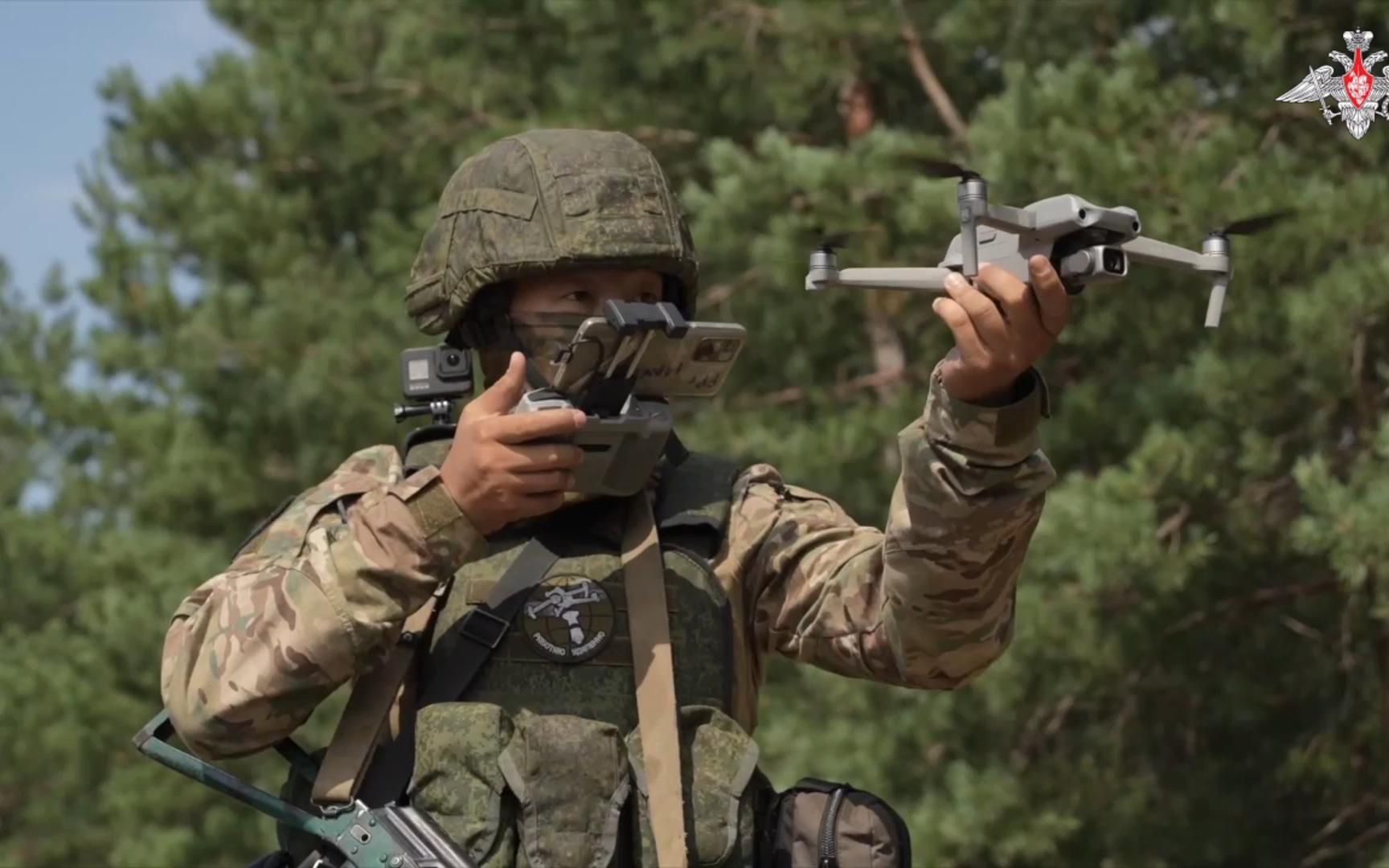 俄罗斯侦察部队的无人机就是这么的mavic