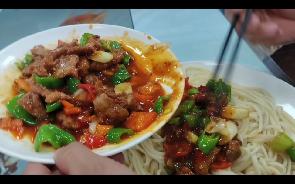 奇台美食马掌柜过油肉拌面开吃