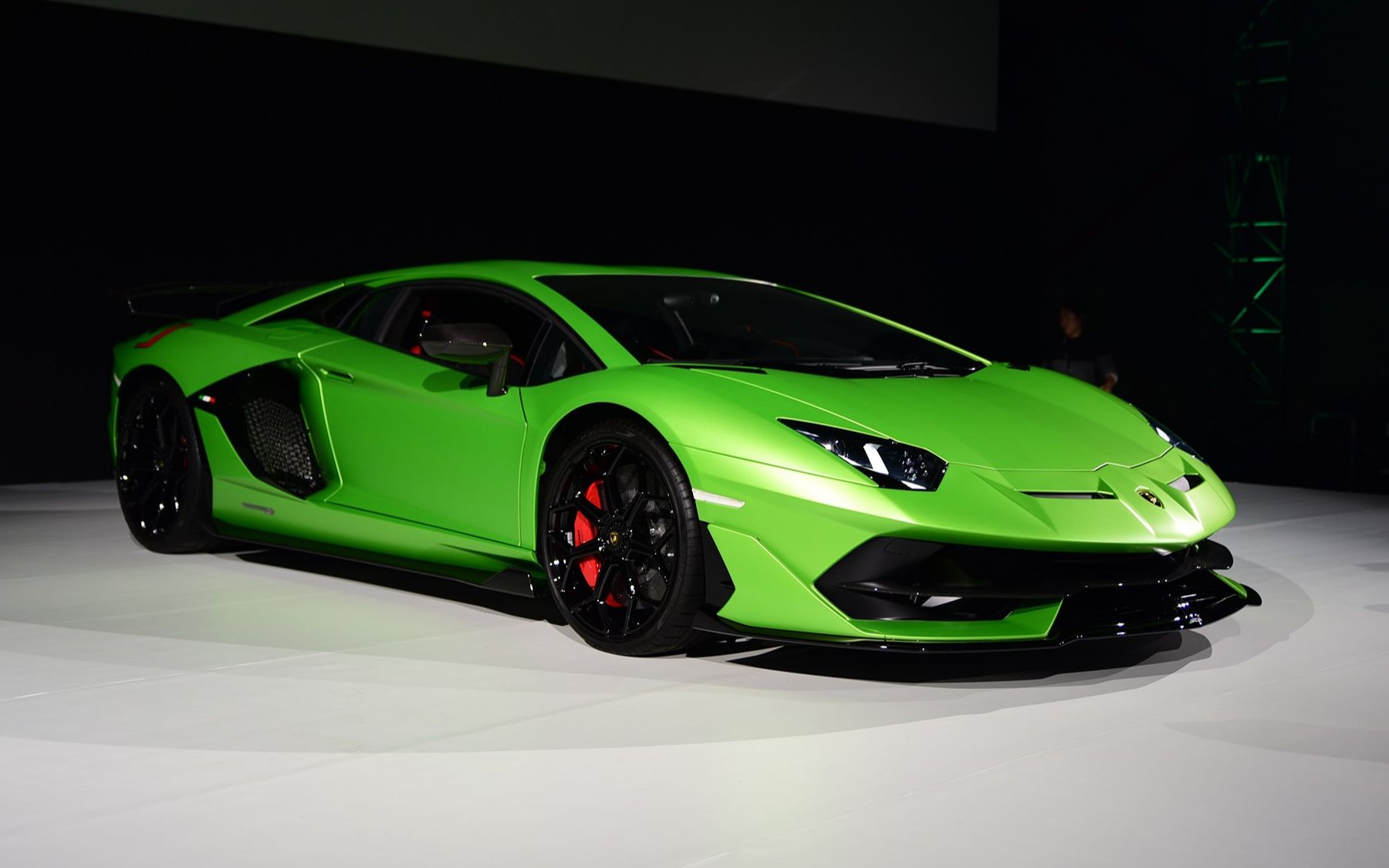 最新款的大牛!兰博基尼aventador svj超级跑车,高科技的完美产物_1