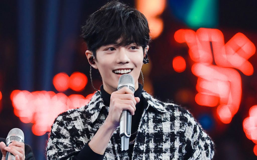 肖战 白色西装亮相红毯,这是什么白马王子啊,也太帅了叭!爱奇艺尖叫夜