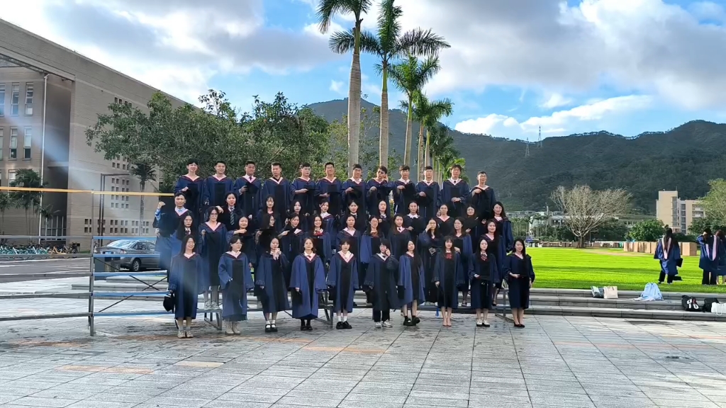 蓝袍加身!我们毕业啦