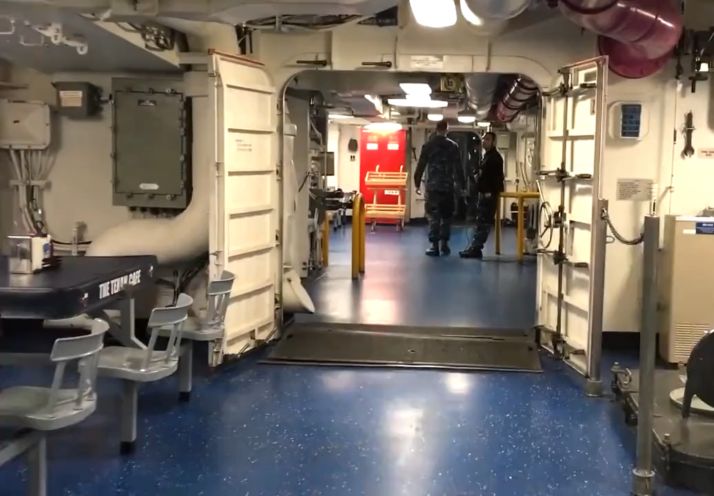 美国航母内部视频