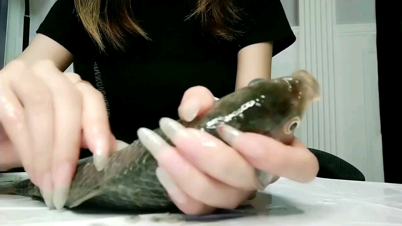 终于有了一个长指甲抓鱼完整版