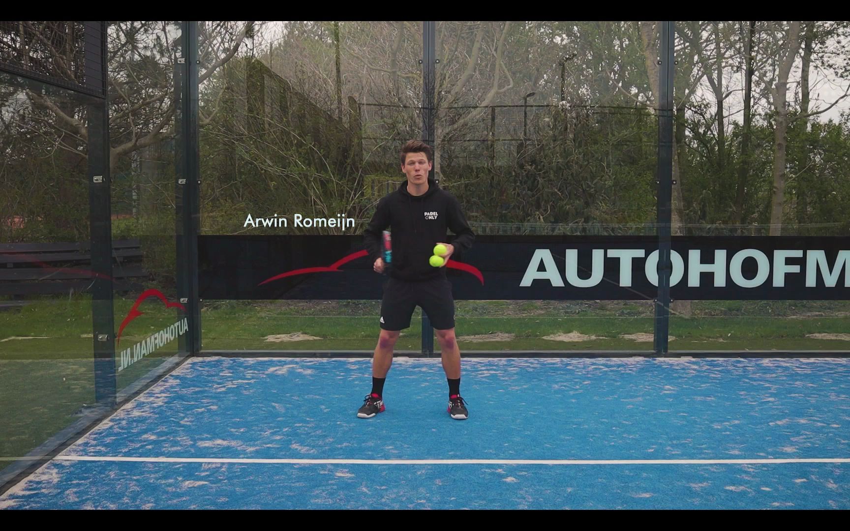 [图]【板式网球】Padel lesson 1 - Forehand, Backhand and backwall