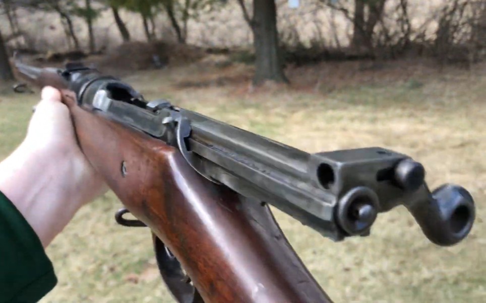 加拿大罗斯mk2步枪装弹射击使用