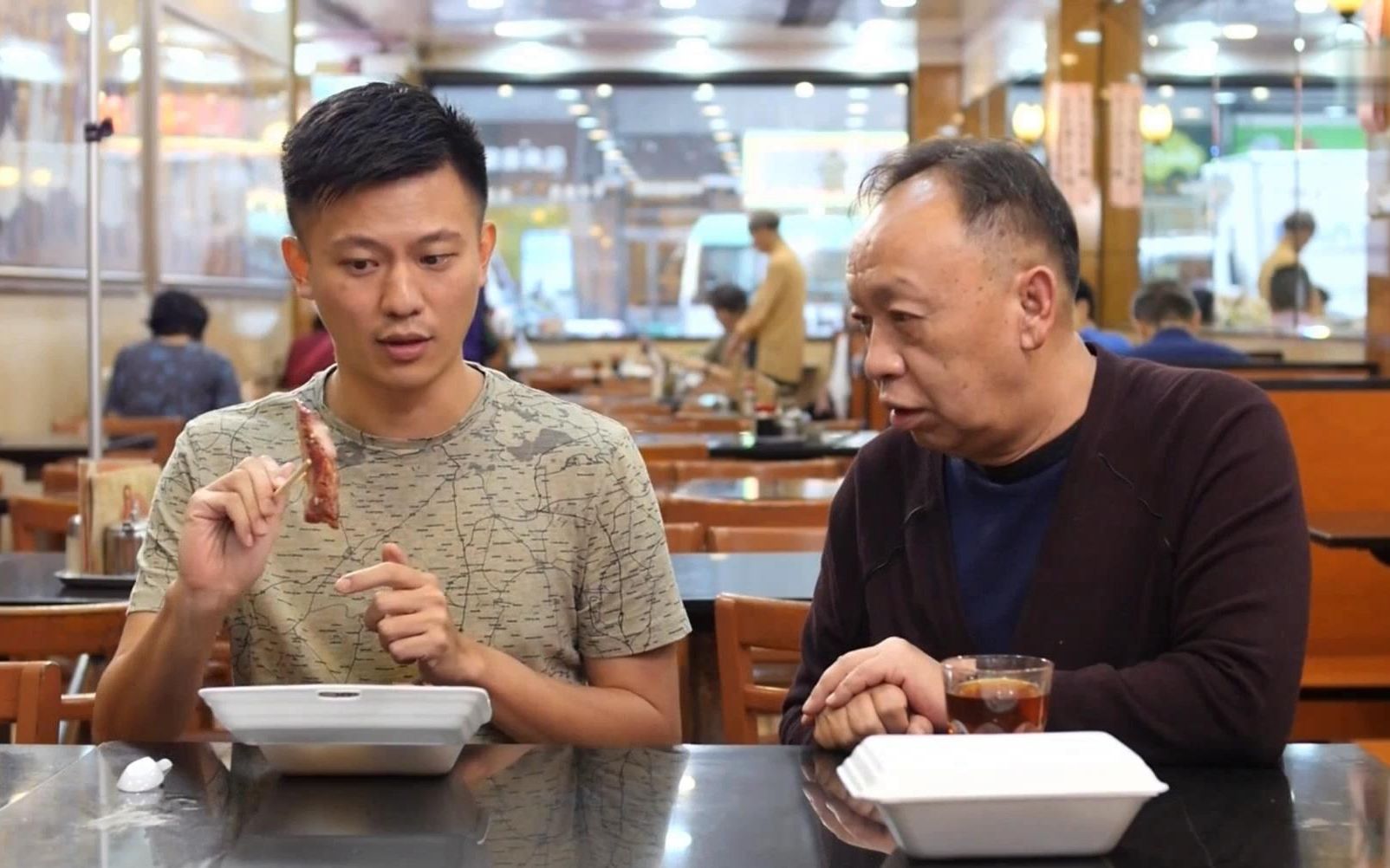 [图]香港打工人吃的午餐盒饭！港式烧腊正宗量足又实惠！