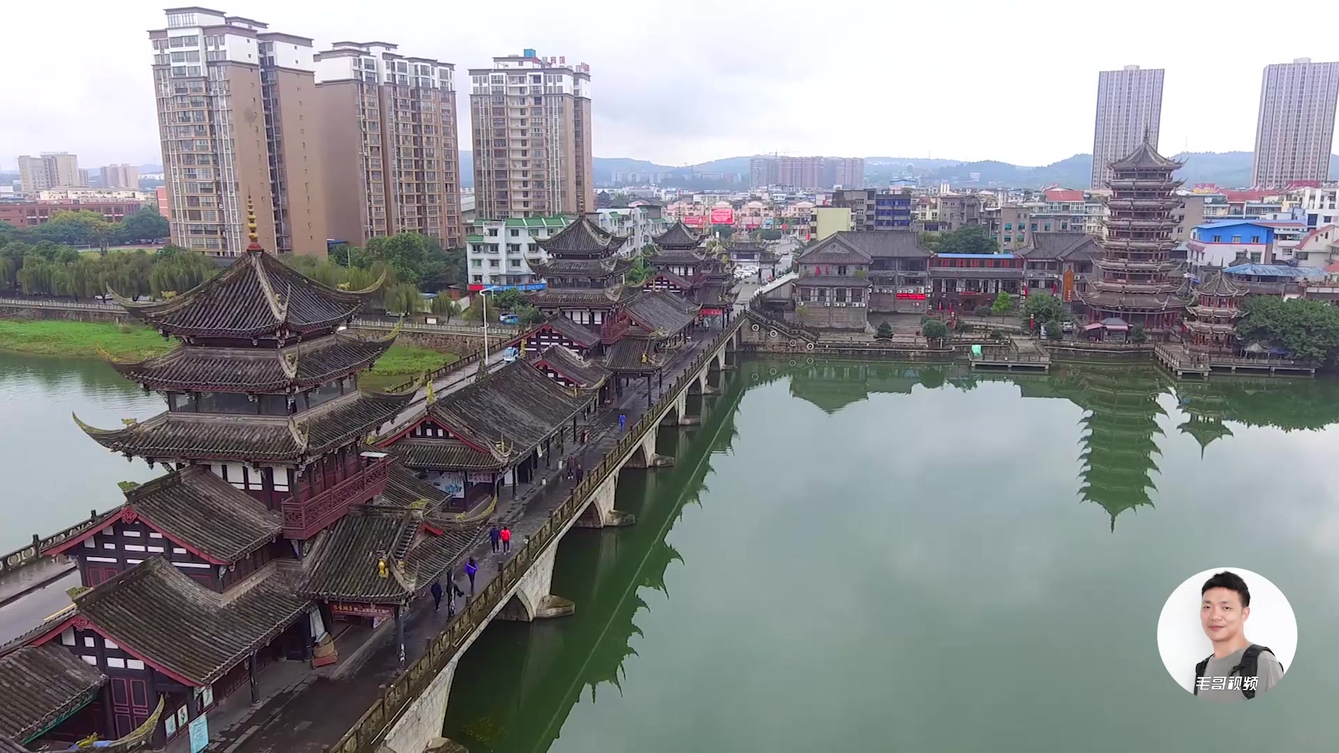 绵阳毛哥来到四川德阳:航拍罗江太平廊桥,格外壮观,堪比九眼桥