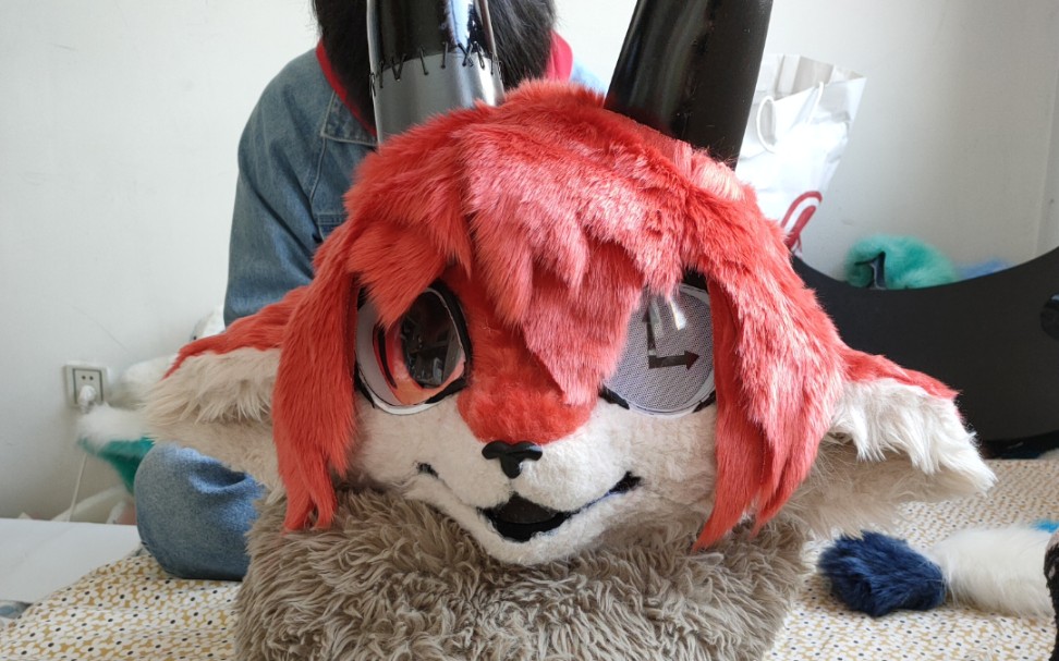 震惊某恶魔惊现人世兽装fursuit半装展示