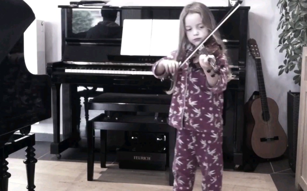 [图]Victorine Meurice 里丁格 b小调小提琴协奏曲第三乐章 Rieding Violin Concerto in B minor Ⅲ. 5 y.o.