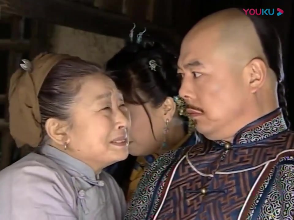 布衣天子 乾隆出宫找大梅, 却被老太太打了耳光, 还要叫娘.