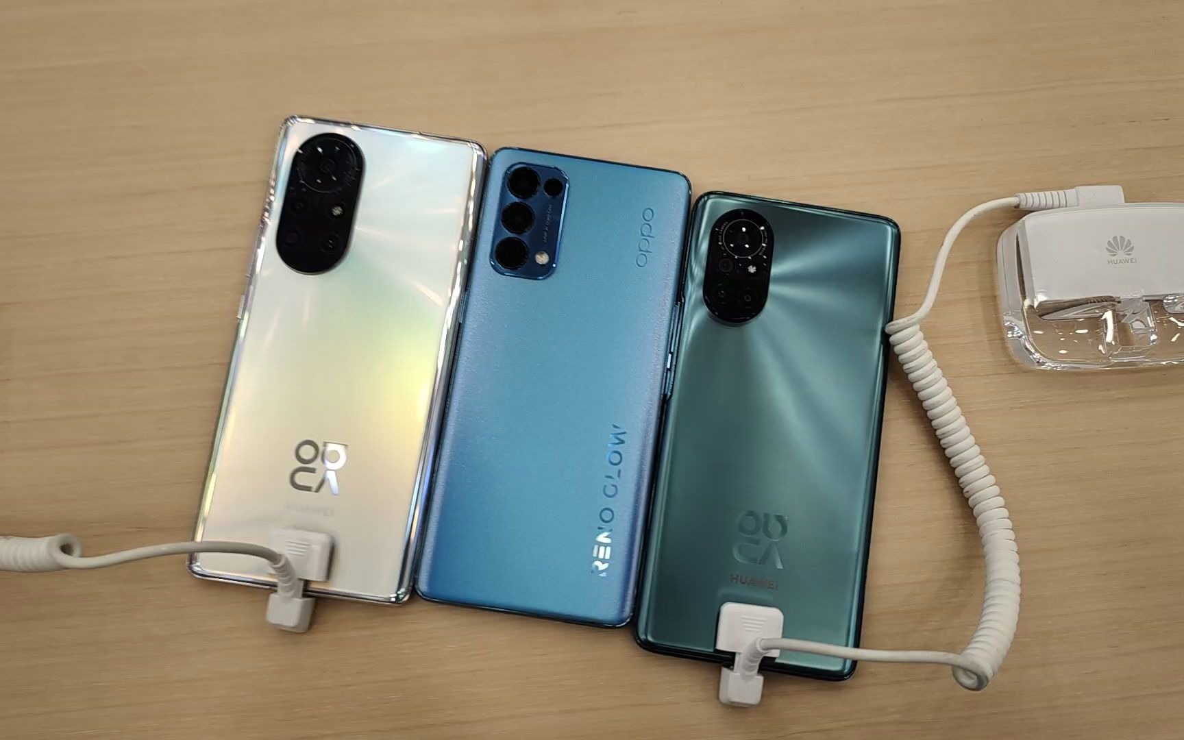 活动  【手机评测】蓝绿谁更好?oppo reno5和华为nova8对比!