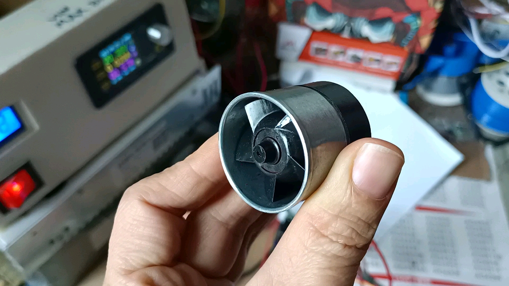 来看看!2万转无刷涵道风扇有多猛!