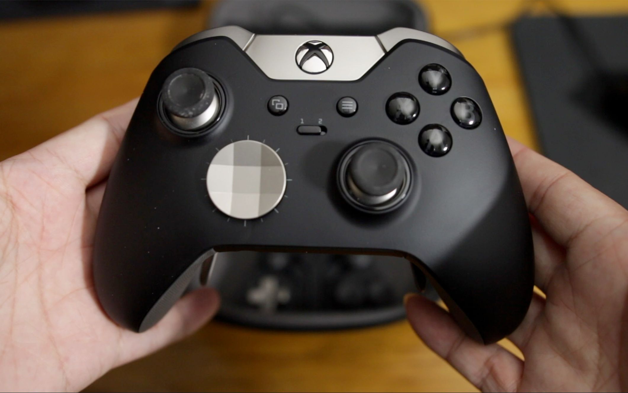 【老王】xbox精英手柄上手_哔哩哔哩_bilibili