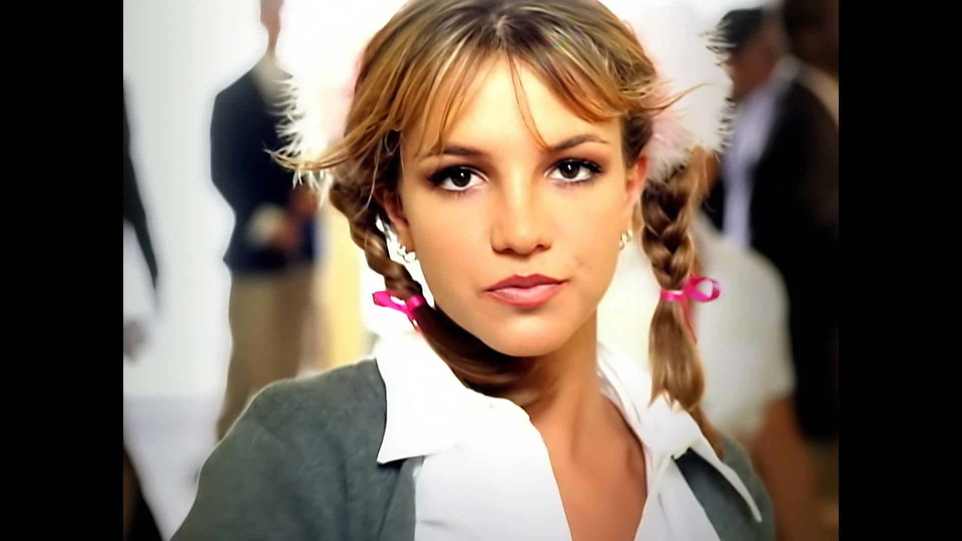 官方mvbritneyspearsbabyonemoretime