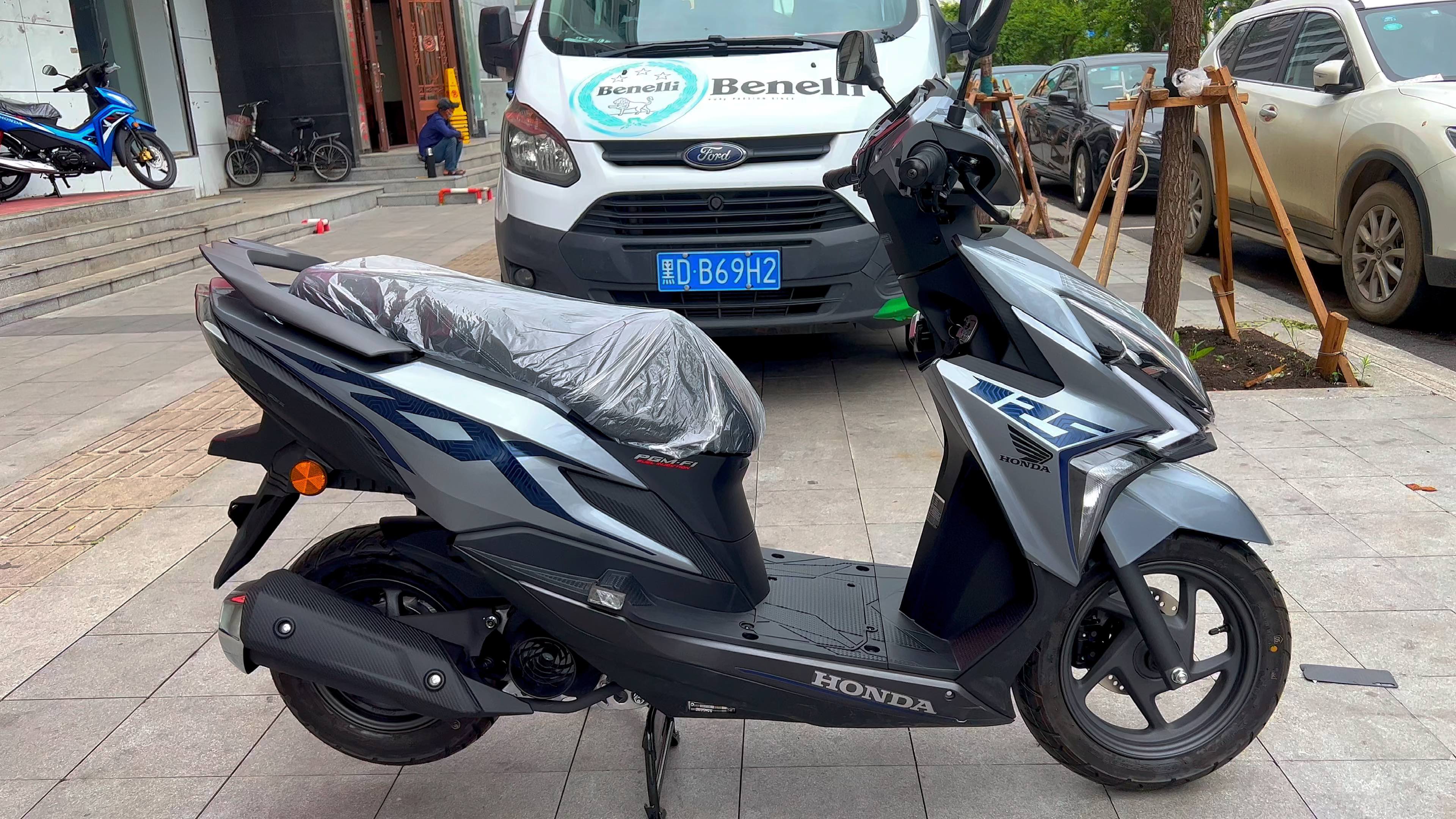 裂行125佳木斯小军机车行