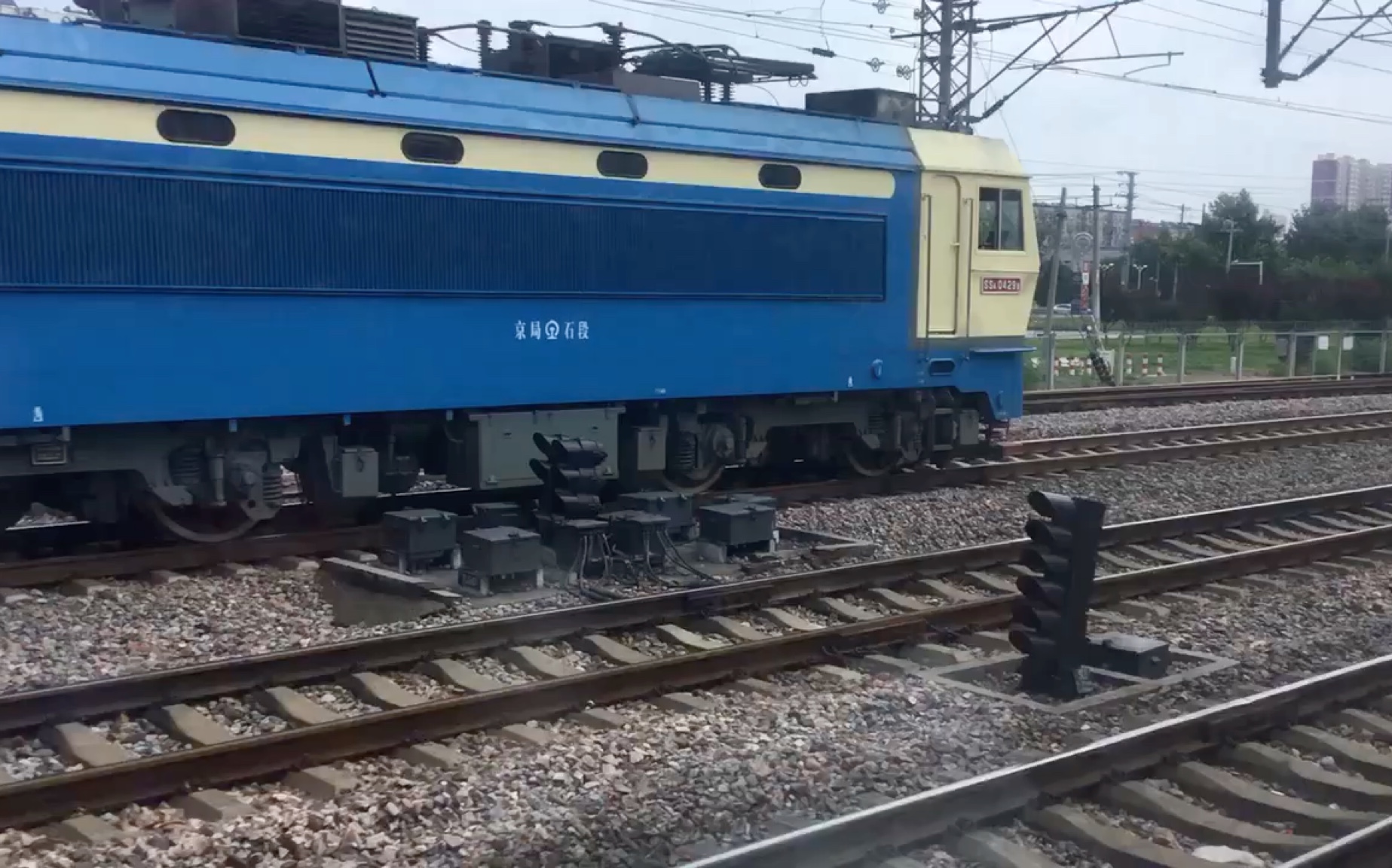 京局石段ss4g牵引集装箱大列进衡水站_哔哩哔哩_bilibili