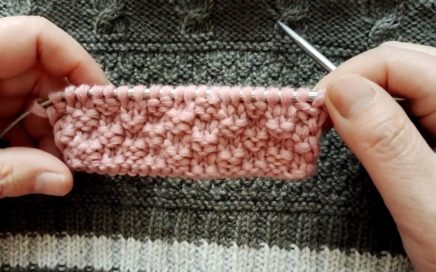 双桂花针的编织教程,适合手工编织各种款式的毛衣,花样简单大方