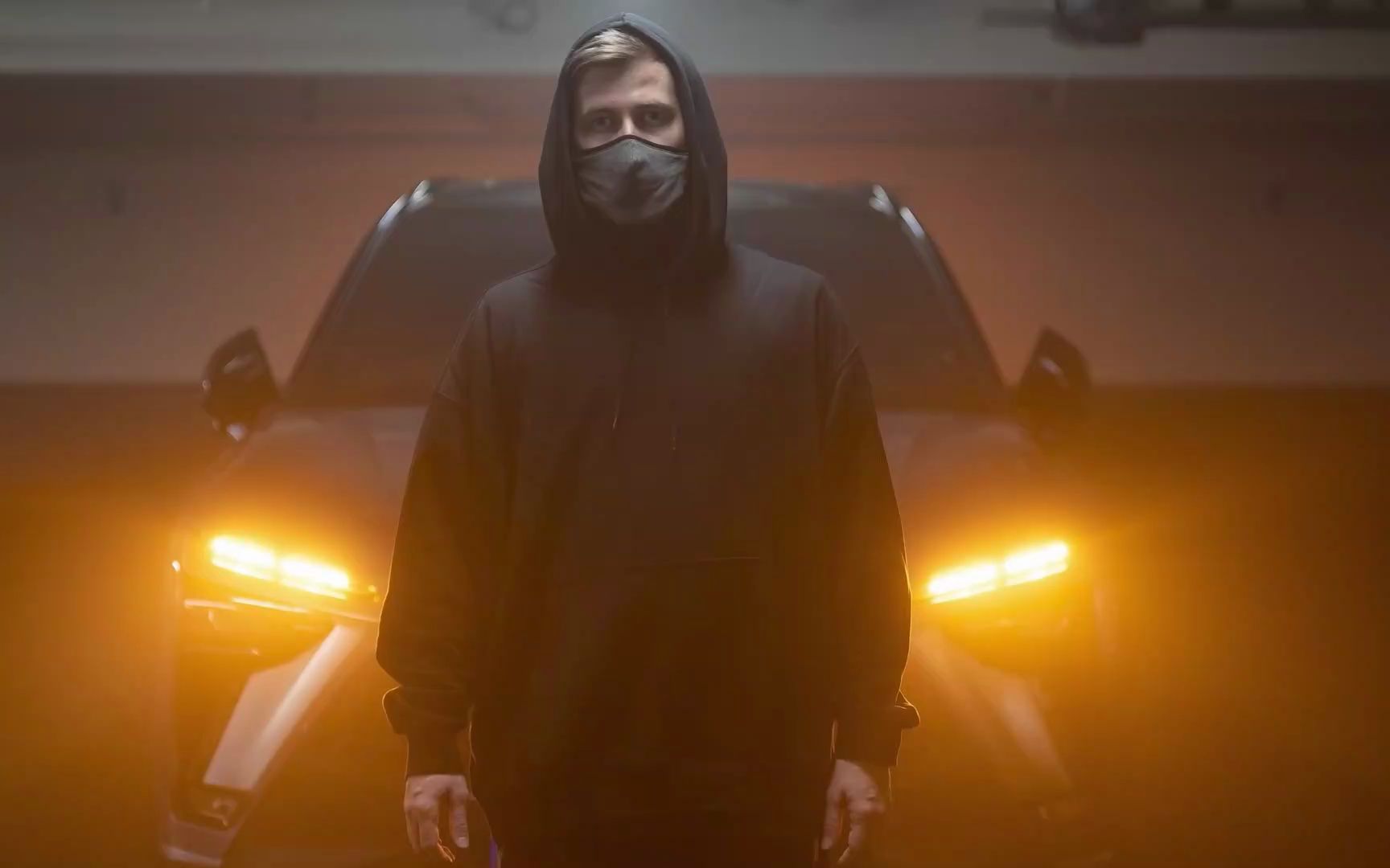 [图]【艾伦沃克】Alan Walker & Torine - Hello World（MV）