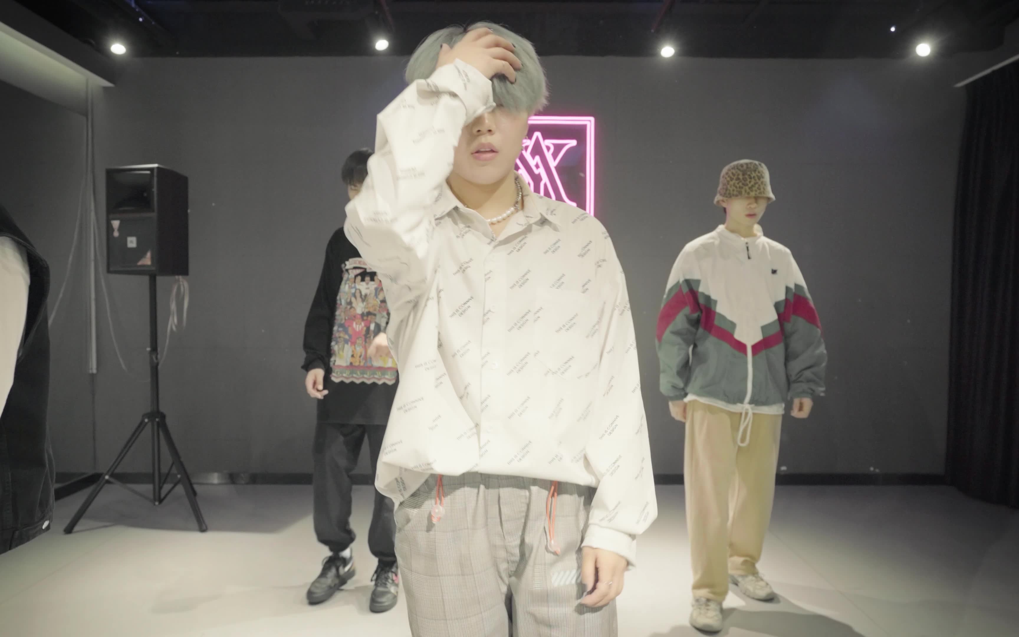 ya舞室常规班浩子编舞他只是经过h3r3felixbennett享受沿途的美景不为