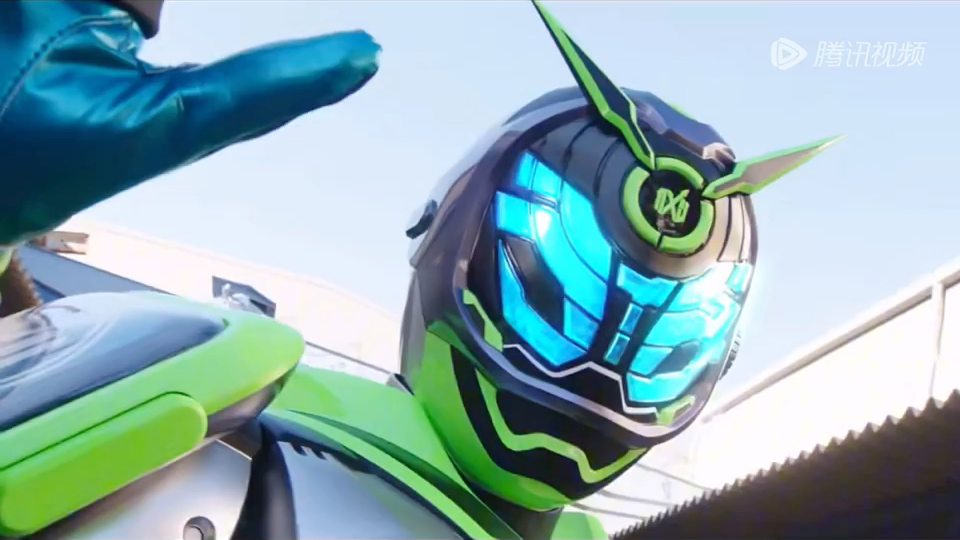 黑,白沃兹首次变身