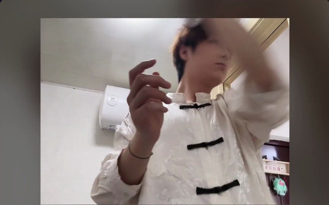 5.21 李同学 梳妆日常