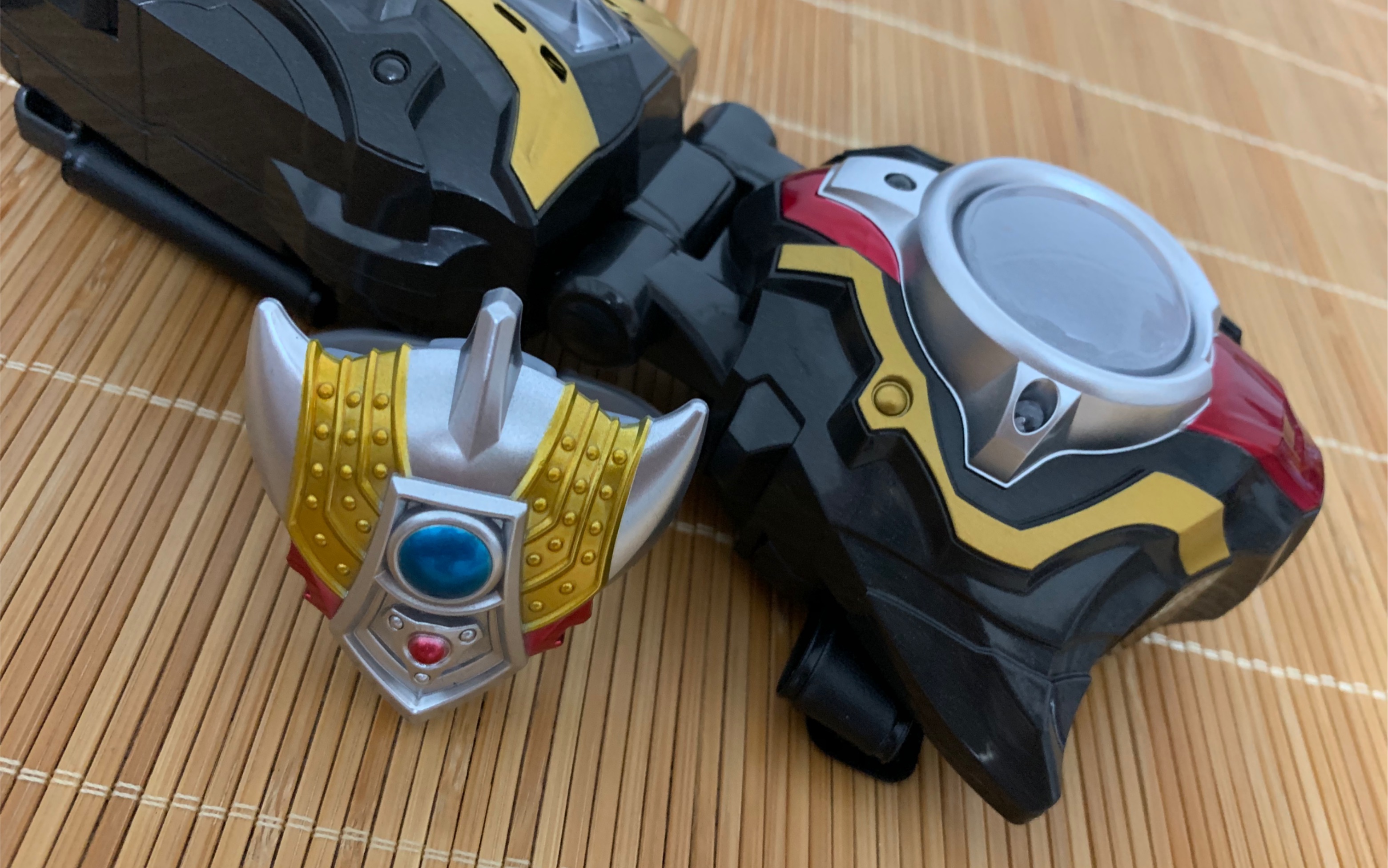 活动作品里面是否隐藏了泰罗的力量dx泰罗手环