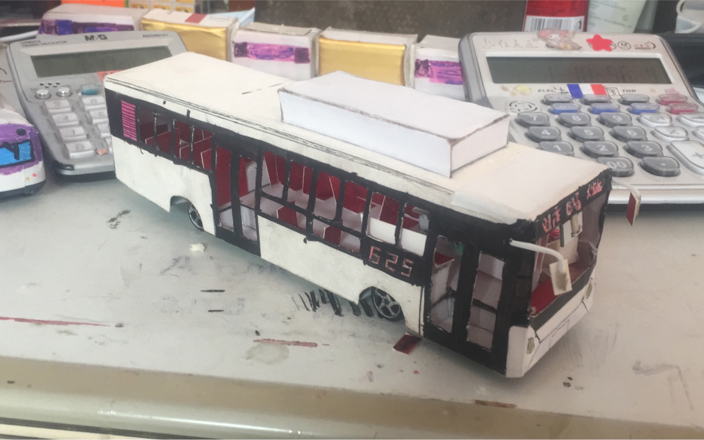 我自制的公交车纸模型