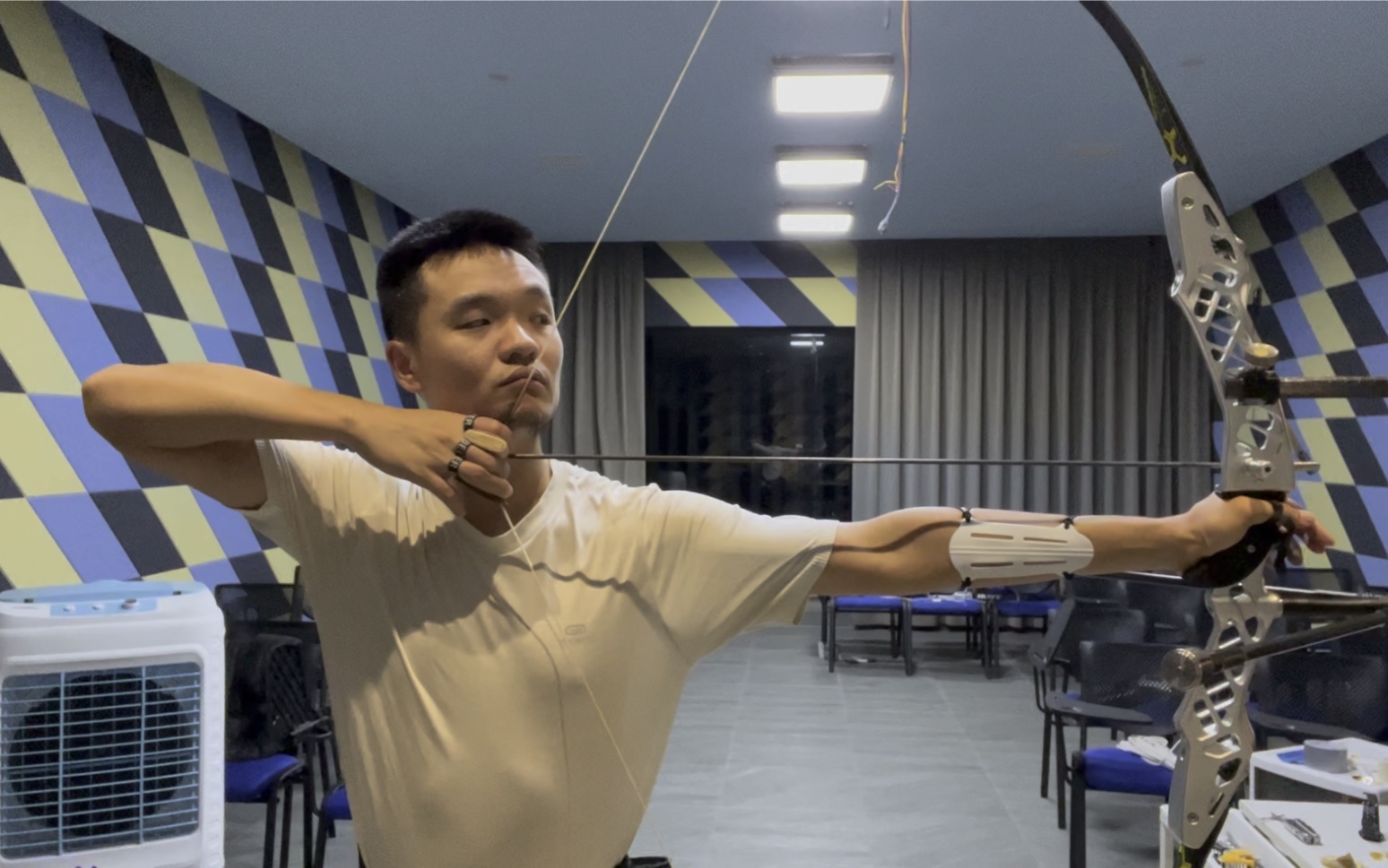 两周没怎么练就摆个烂吧竞技反曲弓