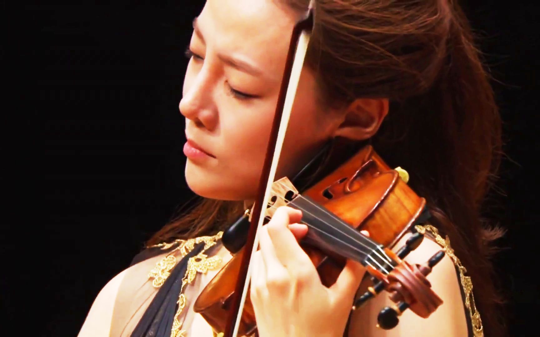 帕格尼尼《钟》,康珠美演奏,技巧精湛,小提琴家演奏技术的试金石!