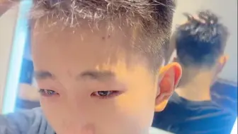 笑着进去的…#理发前vs理发后 #内容过于真实