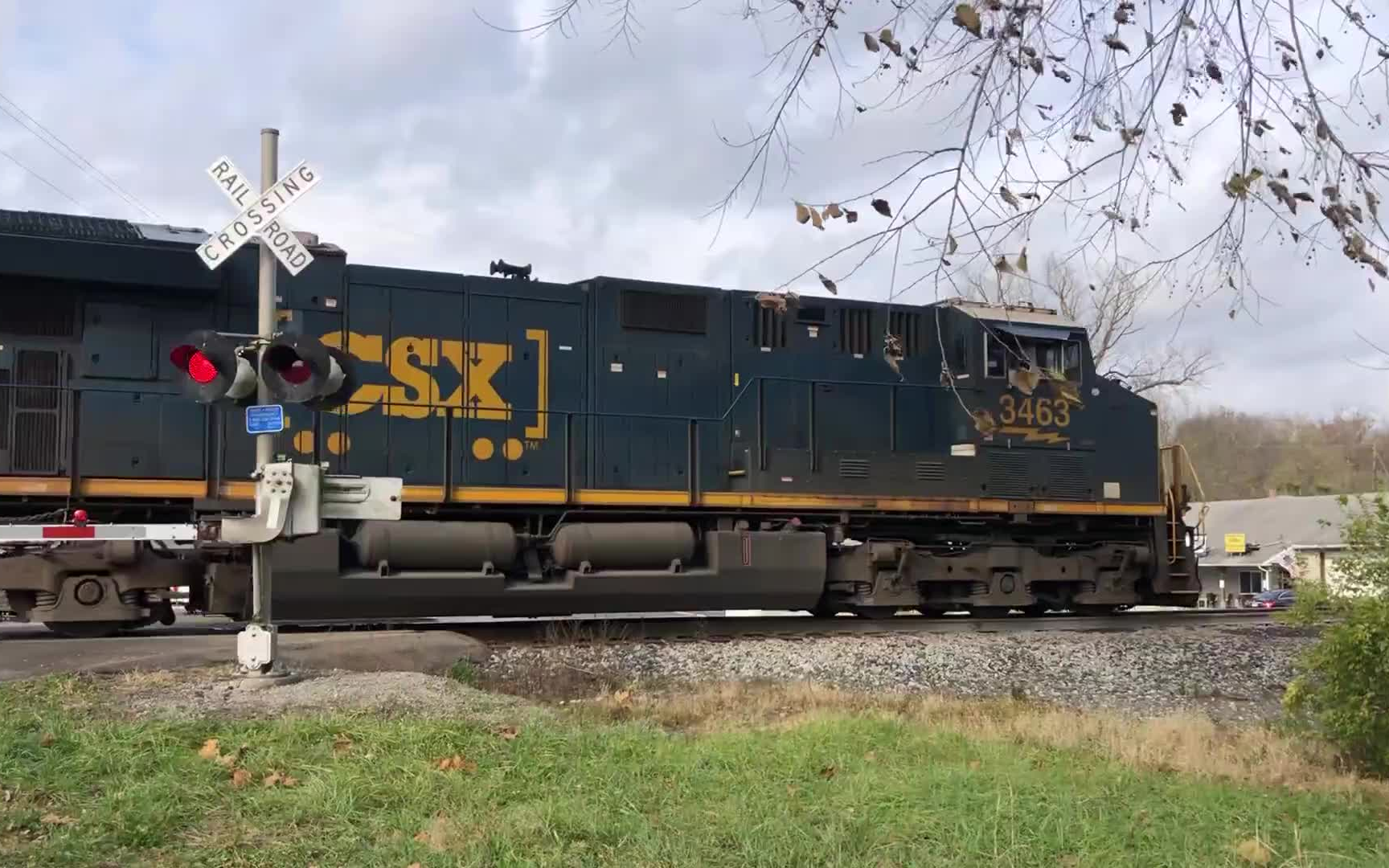 俄亥俄州的 4 辆 csx 火车!