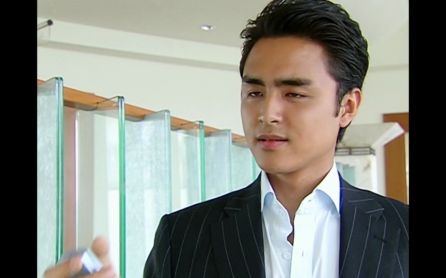 【王子变青蛙高清 | 男女主全cut】白玫瑰的花语是我足以与你相配.