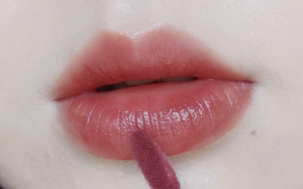 活动作品香奈儿炫光唇釉75试色呜呜呜好看到上嘴就舍不得卸