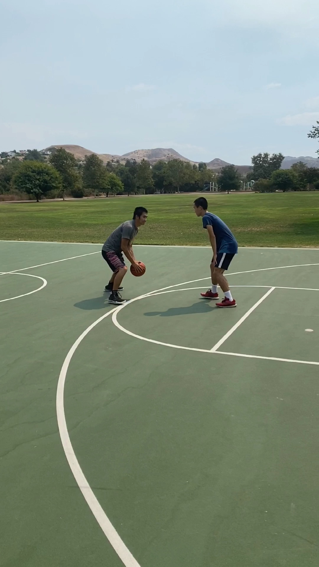 桑拿篮球单挑!迎战挑战者野生速度人!