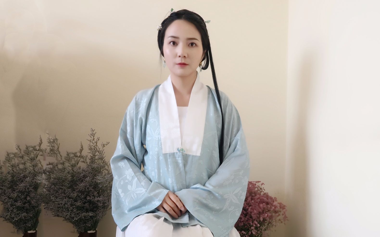 【鸢鸢】| 春日汉服分享 | 满庭芳花鸟百迭裙_哔哩哔哩 (゜-゜)つロ