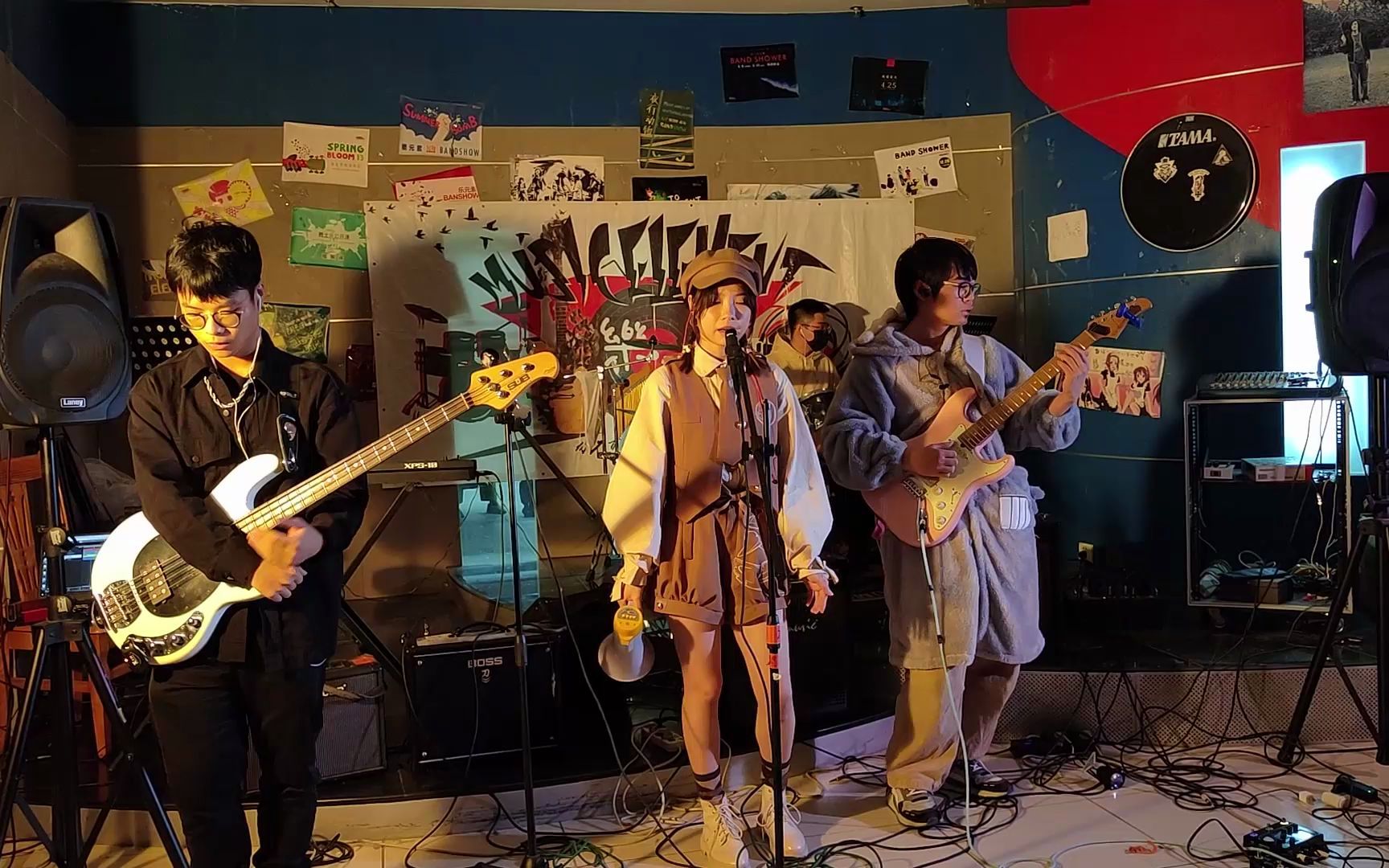 lemon tea girl-夜间马戏团 珠海中大校区睡衣派对乐队演出