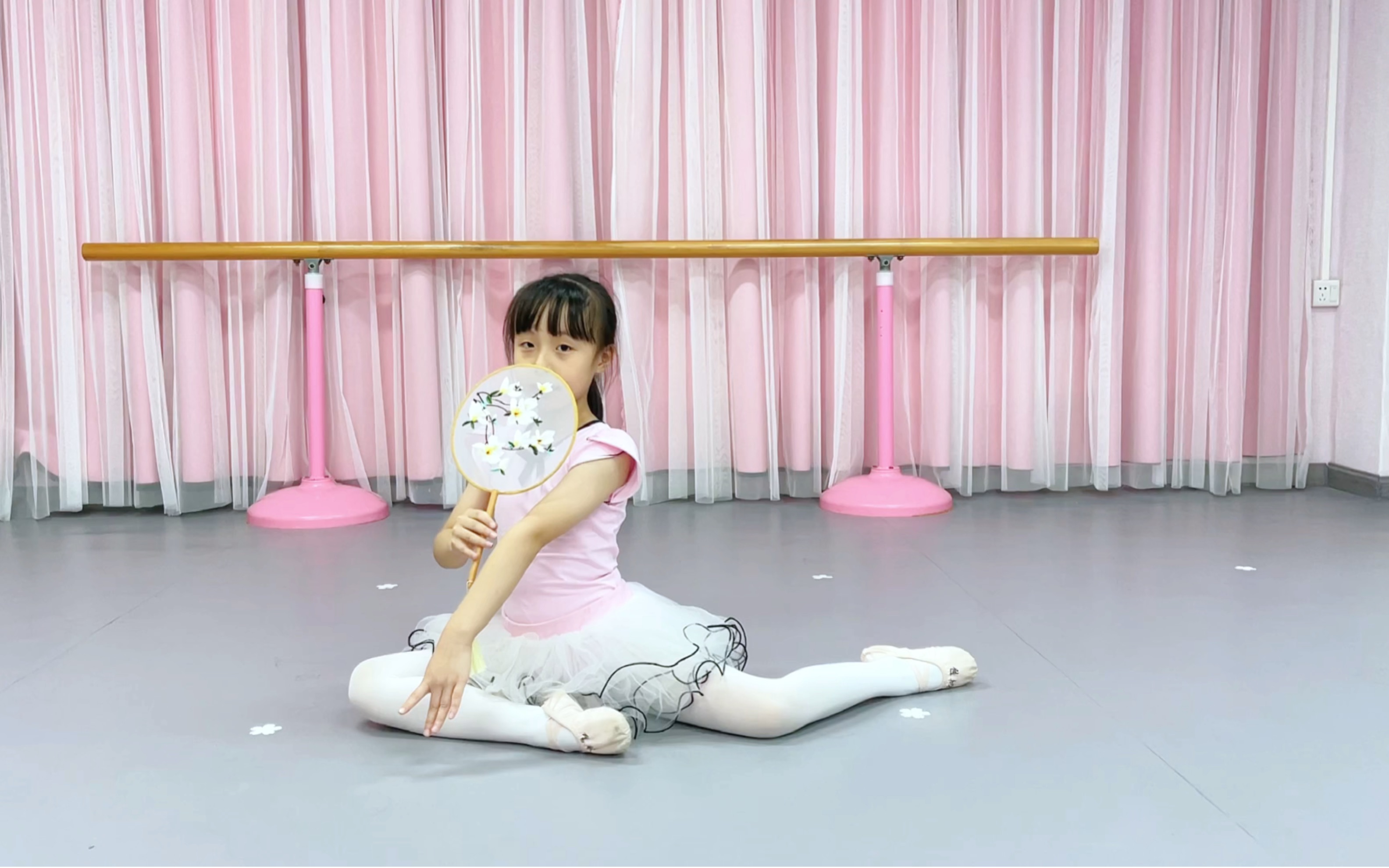 小酒馆#爱跳舞的小姑娘 #中国舞 #学舞蹈的女孩