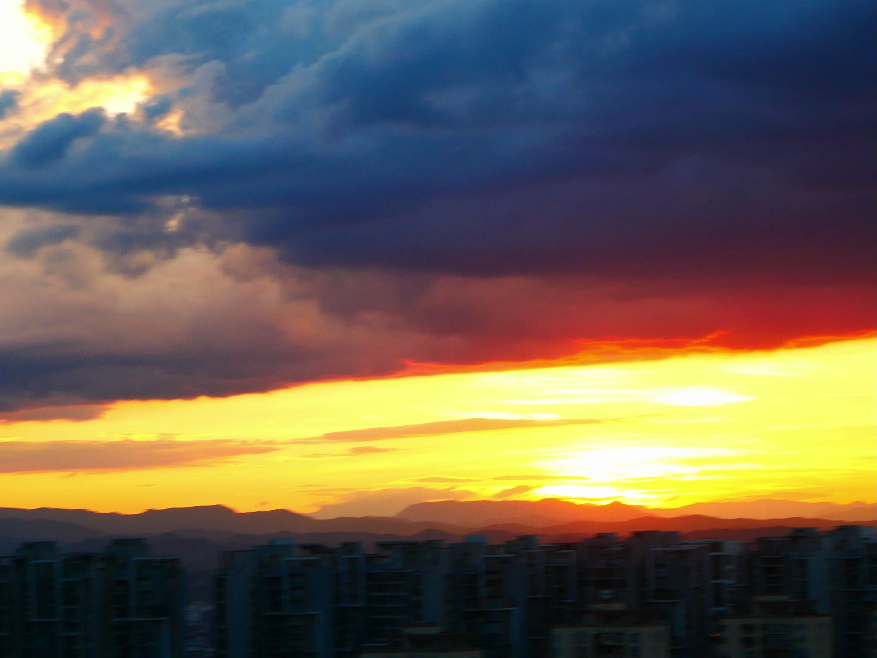 7月17日 暮色照人