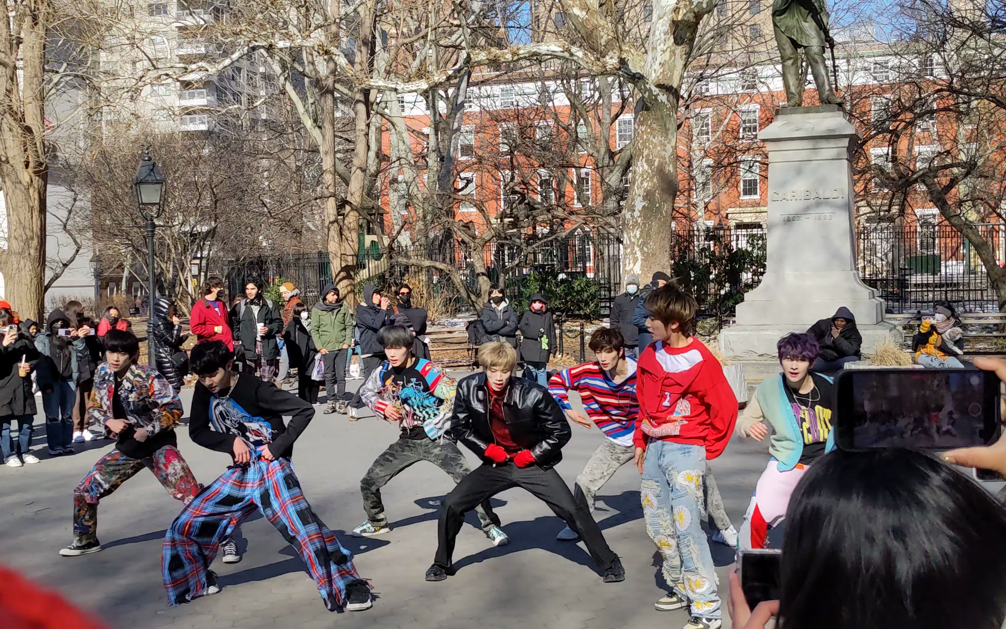 [4K超清] BLITZERS IN WASHINGTON SQUARE PARK  BOBBIN 路演 BUSKING哔哩哔哩bilibili