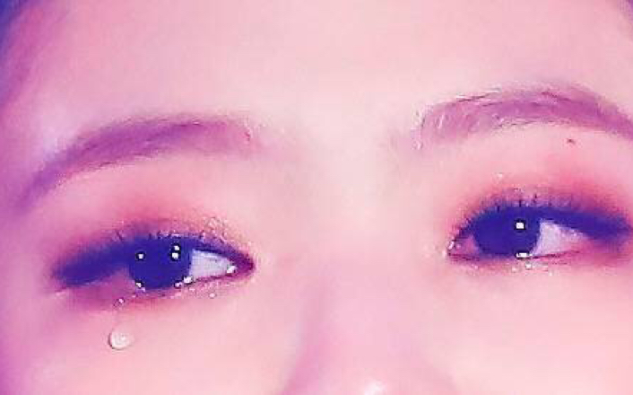 jennie在演唱会上哭了!然而黑粉竟然连别人演唱会感动哭都要黑.