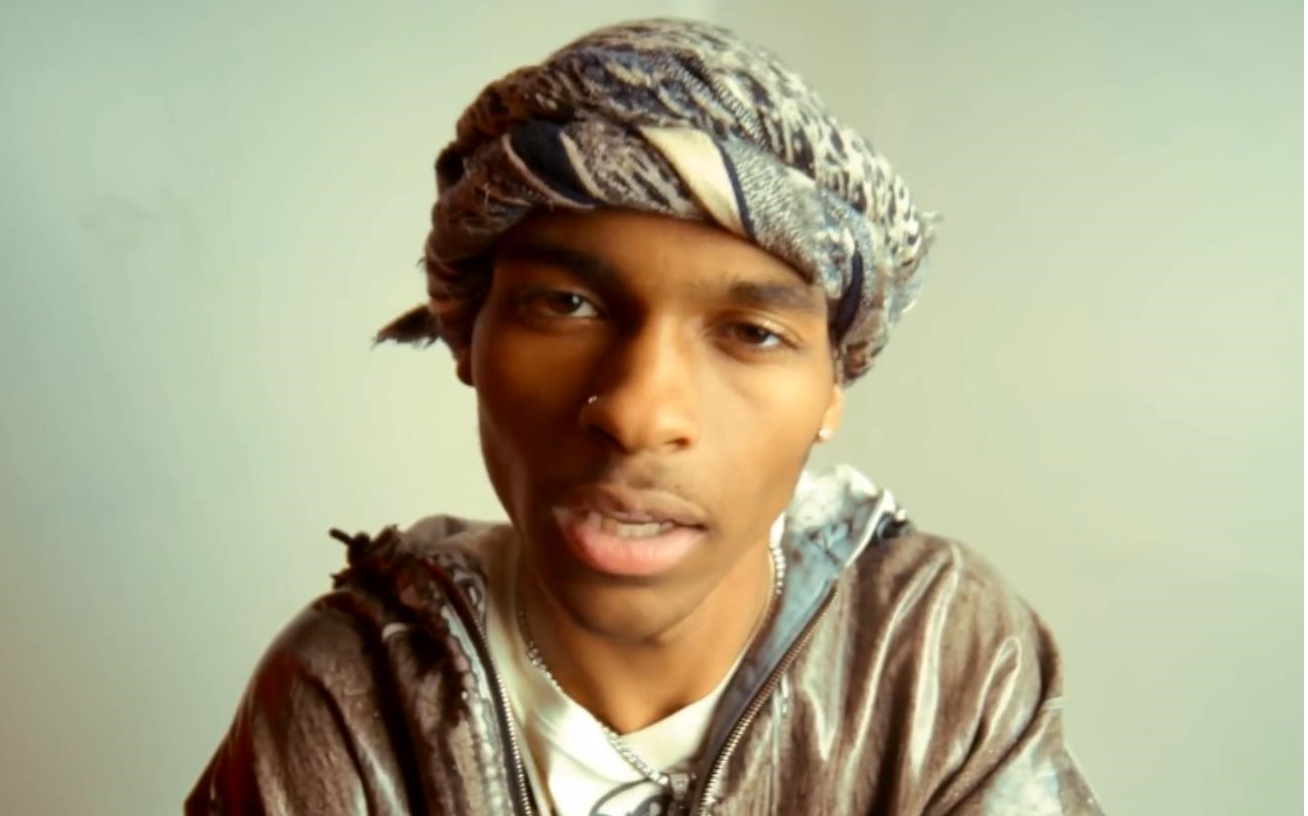 【欧美嘻哈新歌速递】yvngxchris - fake id(官方mv)