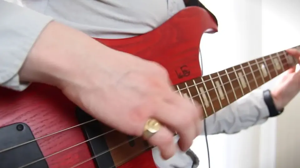 Slap bass with NEON STRINGS sounds dangerously FUNKY 