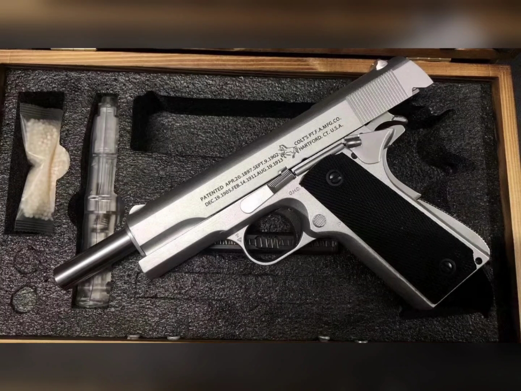 bertta贝雷塔m1911(02战鹰zy1)
