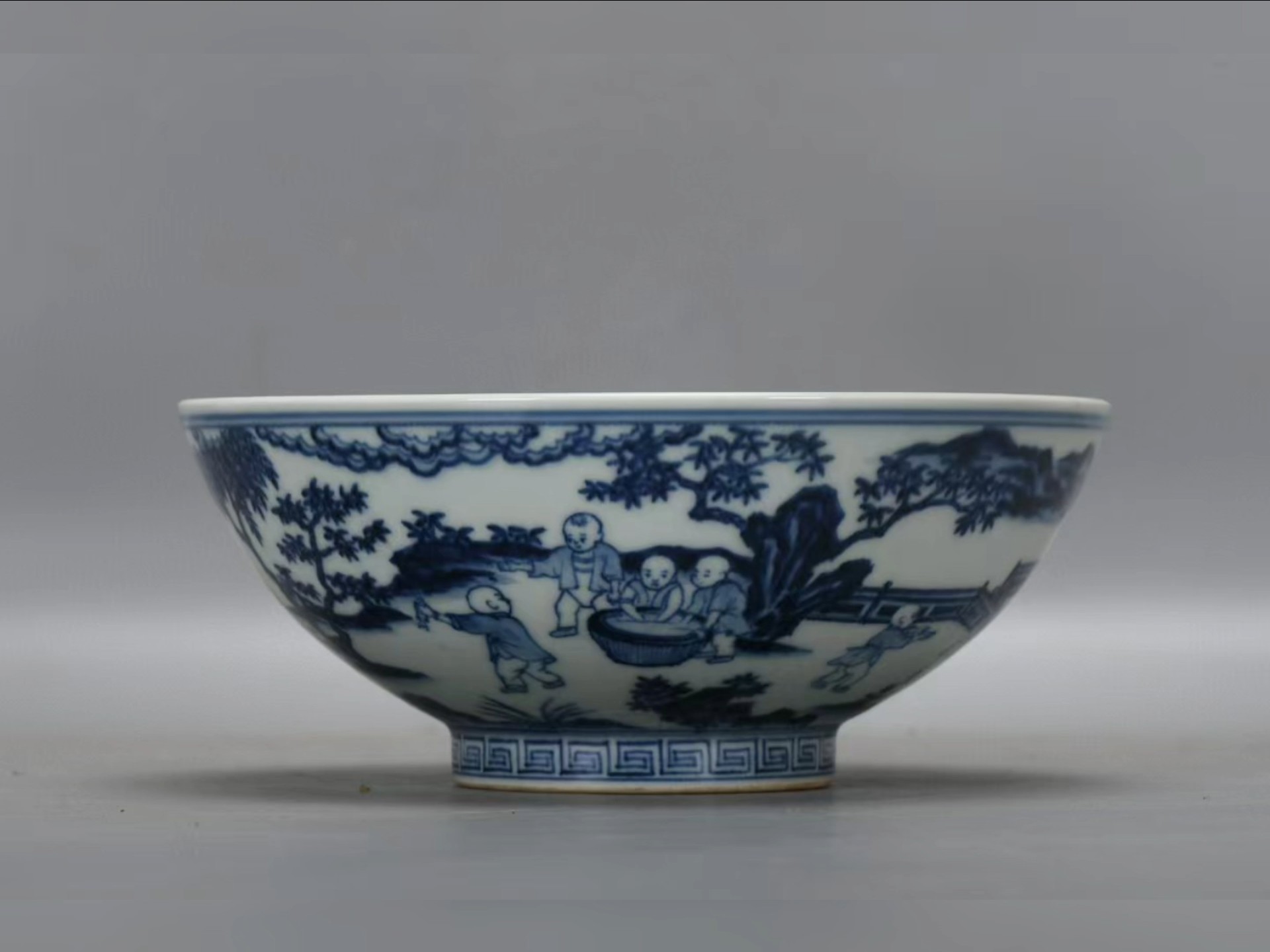 明,宣德青花婴戏图碗一高7.5厘米,口径18.8厘米,底径7.5厘米